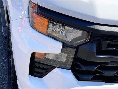 Certified 2023 Chevrolet Silverado 1500 Custom image 27