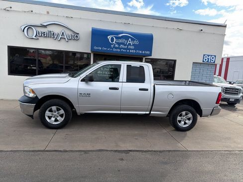 Used 2017 RAM 1500 ST w/ SXT Appearance Group image 1