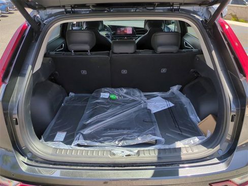 New 2025 Kia Niro SX Touring image 43