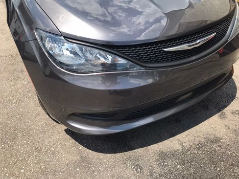 Used 2023 Chrysler Voyager LX FWD image 89