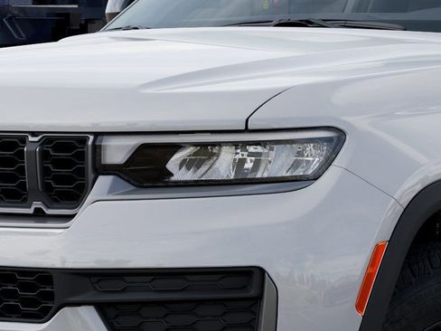 New 2026 Jeep Grand Cherokee L 4WD image 11