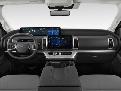 Used 2025 Ford Expedition Active image 3