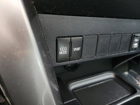 Used 2018 Toyota RAV4 XLE w/ Plus Extra Value Package AWD/4WD image 9