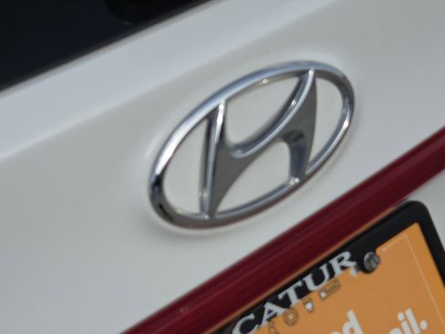 Used 2023 Hyundai Santa Fe SEL w/ Premium Package image 12