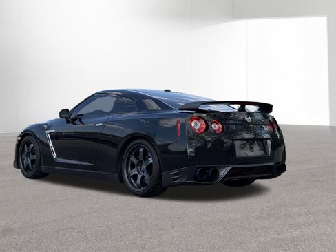 Used 2015 Nissan GT-R Black Edition AWD/4WD image 3