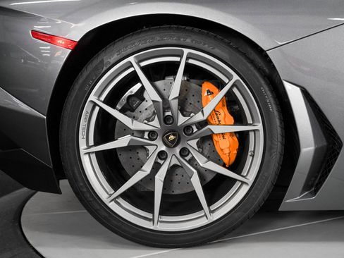 Used 2015 Lamborghini Aventador LP 700-4 image 30