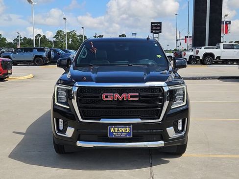 Used 2023 GMC Yukon SLT w/ SLT Luxury Package AWD/4WD image 2