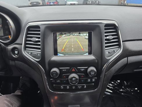 Used 2018 Jeep Grand Cherokee Laredo image 20