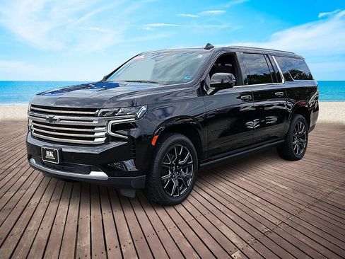 Certified 2024 Chevrolet Suburban High Country w/ Premium Package 2 AWD/4WD image 3