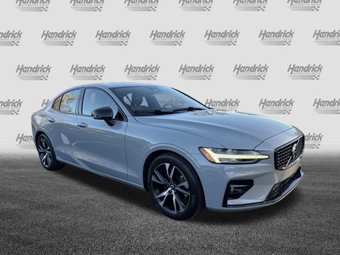 Certified 2024 Volvo S60 B5 Core image 2