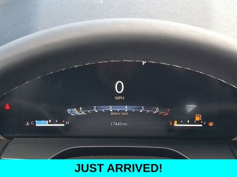 Used 2023 Jeep Grand Cherokee L Laredo image 23