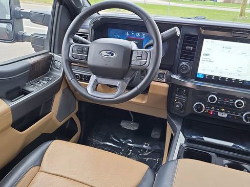 Certified 2025 Ford F350 Lariat w/ Lariat Ultimate Package AWD/4WD image 32