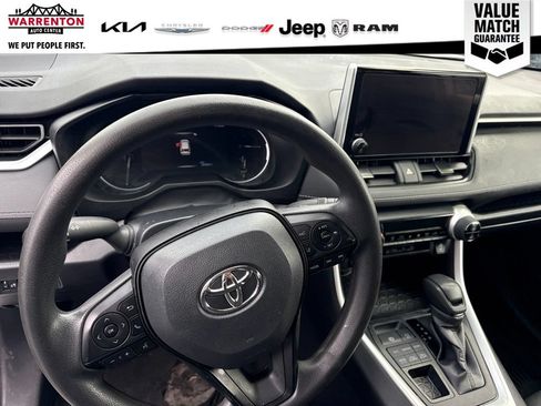 Used 2024 Toyota RAV4 XLE AWD/4WD image 15