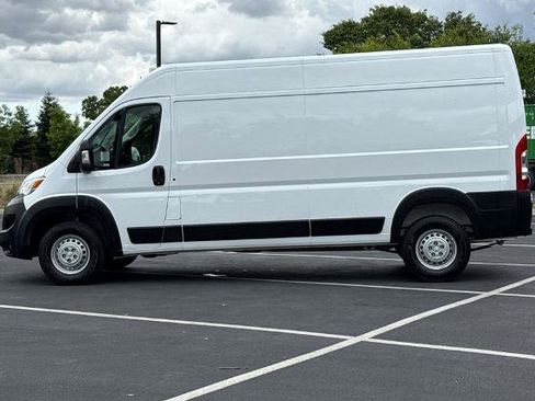 Used 2026 RAM ProMaster 2500 w/ Convenience Group FWD image 12