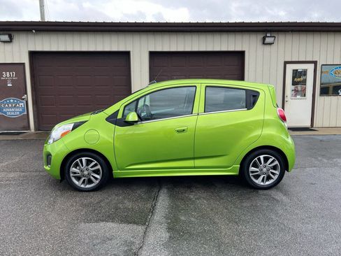 Used 2015 Chevrolet Spark LT image 2