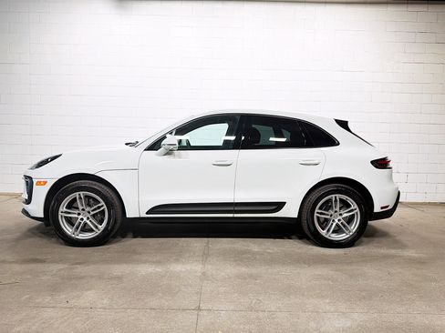 Used 2025 Porsche Macan image 2
