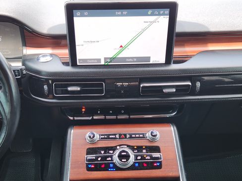 Used 2022 Lincoln Aviator Reserve w/ Equipment Group 201A AWD/4WD image 16