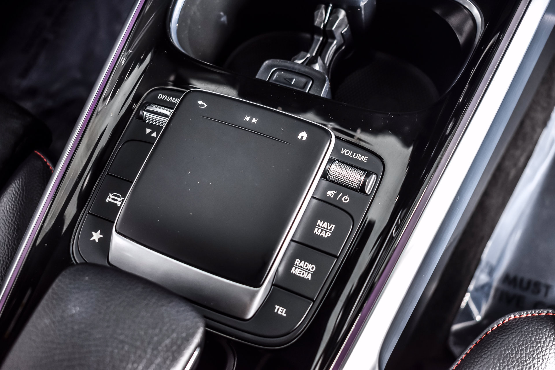 Used 2022 Mercedes-Benz GLB 250 4MATIC w/ AMG Line image 26