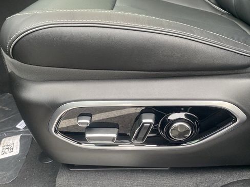 New 2025 Jeep Grand Cherokee L Overland w/ Advanced Protech Group III image 17