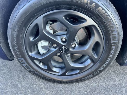 Used 2023 Chrysler Pacifica Touring-L w/ S Appearance Package image 52