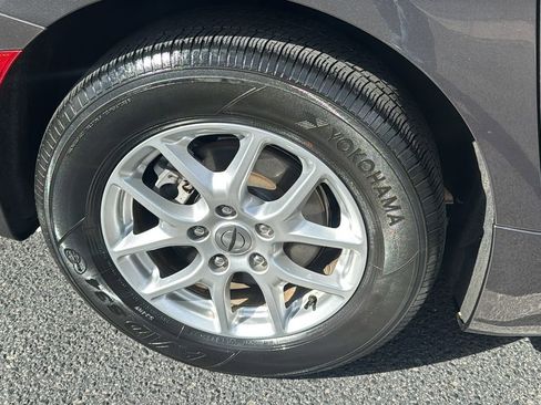 Used 2023 Chrysler Voyager LX image 19