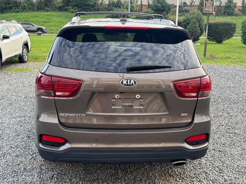 Used 2019 Kia Sorento AWD w/ LX Convenience Package image 6