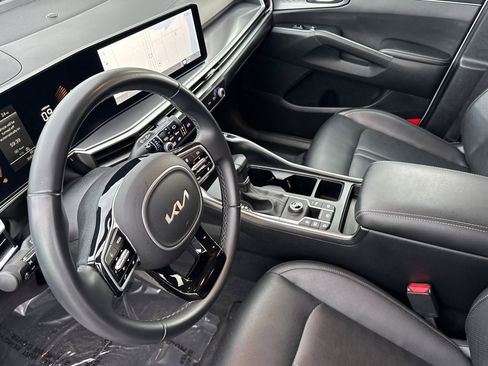 Used 2024 Kia Sorento S image 13