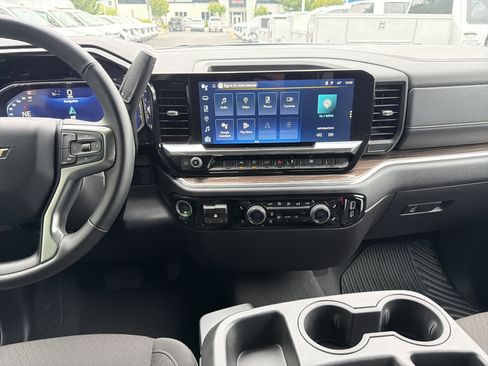 Used 2026 Chevrolet Silverado 1500 LT AWD/4WD image 29