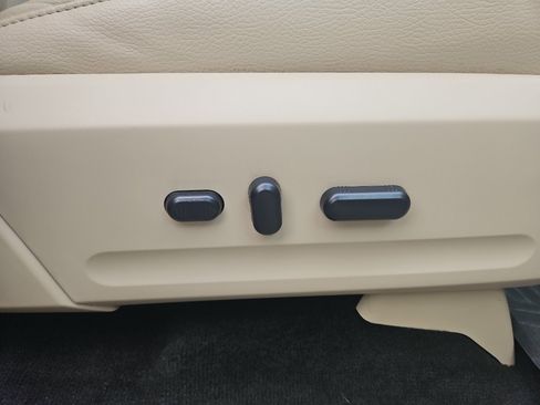 Used 2015 Ford Expedition EL Limited w/ Equipment Group 301A image 39