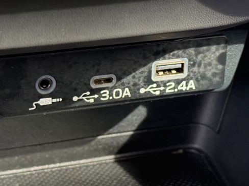 Used 2024 Subaru Crosstrek 2.0i Premium image 14