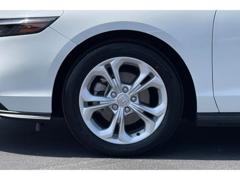 Certified 2023 Honda Accord LX image 38