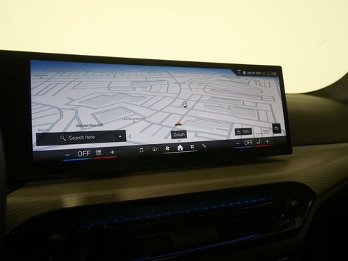 Certified 2025 BMW 330i Sedan RWD image 22