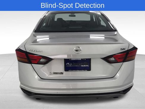 Used 2022 Nissan Altima 2.5 SR FWD image 4