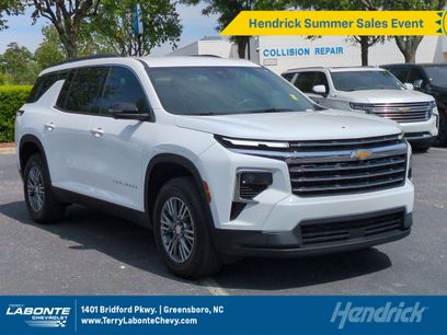 Used 2024 Chevrolet Traverse LT