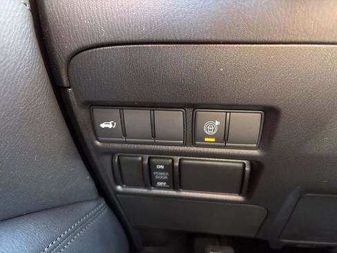 Used 2022 Nissan Armada SL w/ Midnight Edition Package image 24