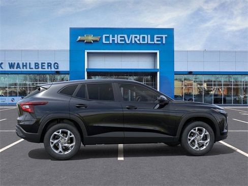 New 2026 Chevrolet Trax LS w/ LS Convenience Package image 5