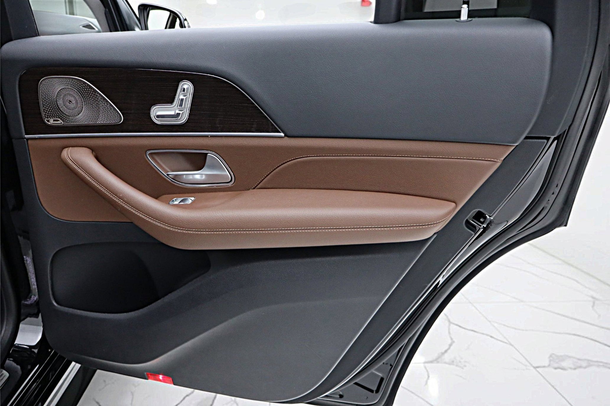 Used 2024 Mercedes-Benz GLS 450 4MATIC image 42