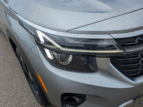 Certified 2024 Kia Seltos EX FWD image 10