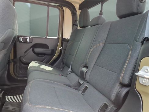 Used 2025 Jeep Gladiator Sport AWD/4WD image 15