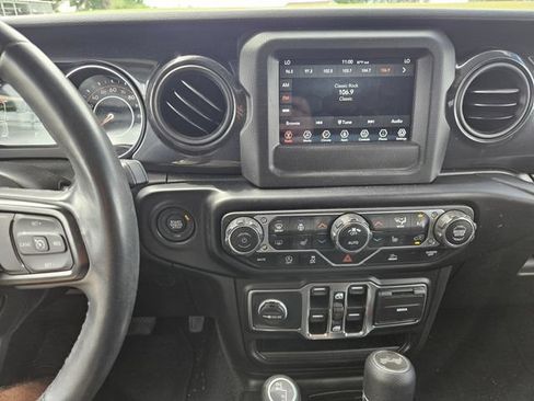 Used 2021 Jeep Wrangler Unlimited Sport AWD/4WD image 17