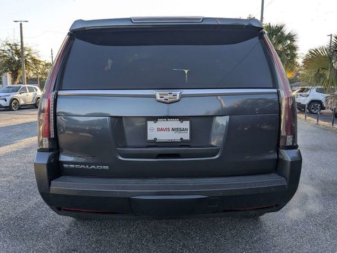 Used 2019 Cadillac Escalade 2WD image 5