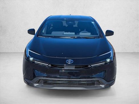 Used 2025 Toyota Prius LE image 2