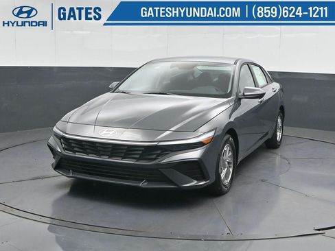 New 2026 Hyundai Elantra SE FWD image 6