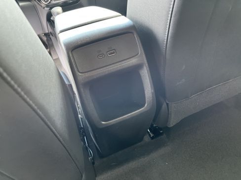 Used 2025 Chevrolet Trax LT w/ LT Convenience Package FWD image 29