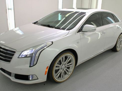 Used 2018 Cadillac XTS Luxury w/ Driver Awareness Package FWD image 5