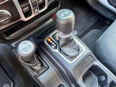 Used 2022 Jeep Wrangler Unlimited Sport AWD/4WD image 37