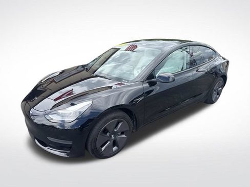 Used 2023 Tesla Model 3 Standard Range RWD image 7