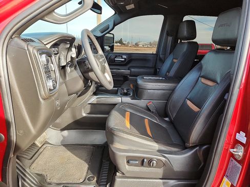 Used 2022 GMC Sierra 2500 AT4 w/ AT4 Preferred Package image 12