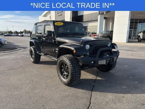 Used 2017 Jeep Wrangler Unlimited Sahara w/ Connectivity Group image 15