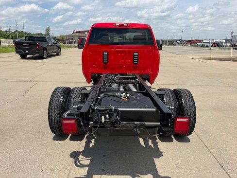 New 2026 GMC Sierra 3500 SLE w/ SLE Convenience Package RWD image 4